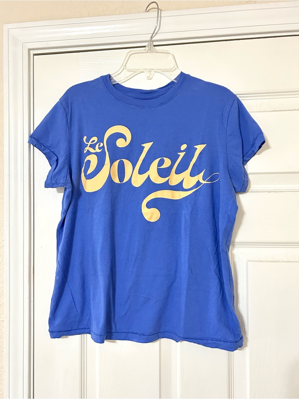 Universal Thread Le Soleil Graphic Tee in Bright Blue and Yellow